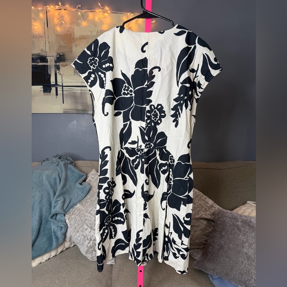 H&M Black White Floral Print Fit & Flare Midi Dress Size Medium 100% Cotton✨ - Picture 6 of 6